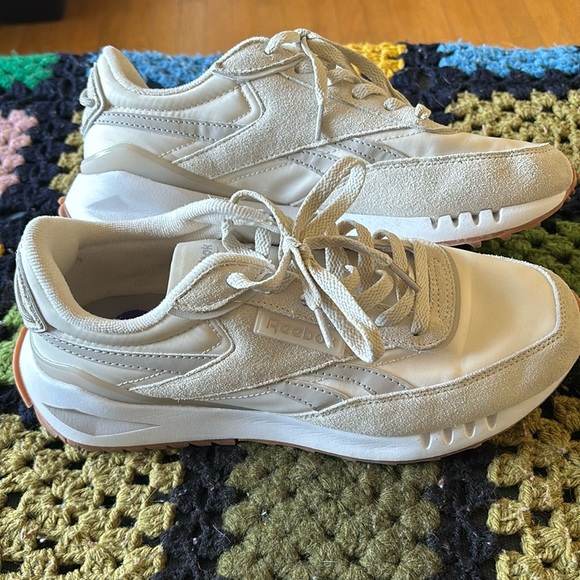 Reebok Sneakers size 8 1/2 NWOT - Picture 1 of 5